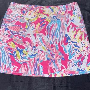LILLY PULITZER skirt with pockets. Size 6.